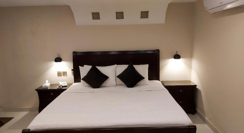 Hotel Mairona Gulberg Lahor Dış mekan fotoğraf