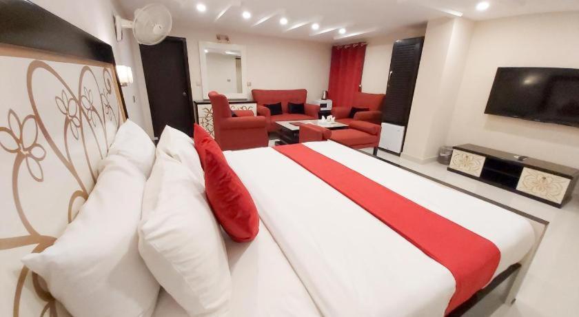 Hotel Mairona Gulberg Lahor Dış mekan fotoğraf